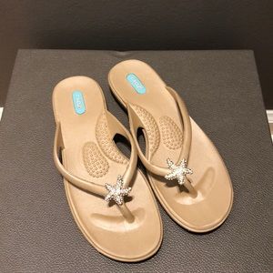 OkaB flip flops with crystal starfish detail